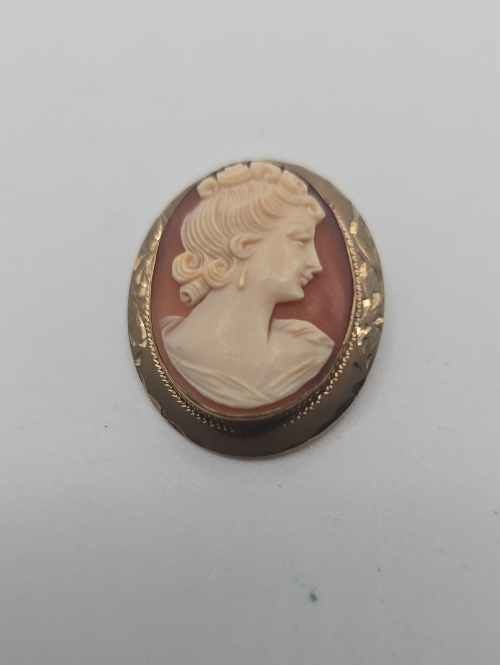 Classic Gold Filled Shell Cameo Pendant Brooch